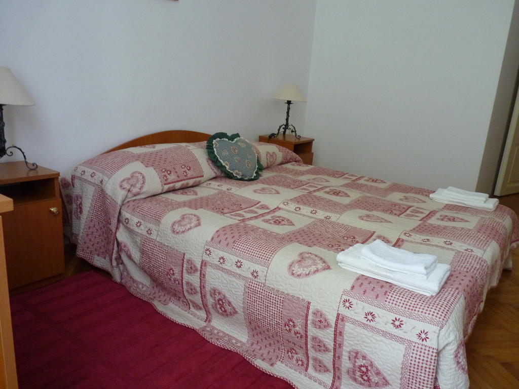 Hotel Kastelyszallo Szarkavar Kaposújlak Pokoj fotografie